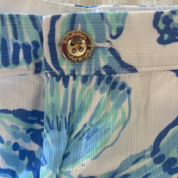 Lilly Pulitzer Buttercup Short. Size 8 - Picture 5 of 6